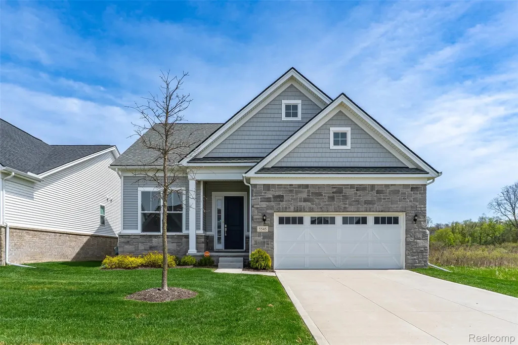 5545 Helmsdale Boulevard West Bloomfield Charter Township MI 48322