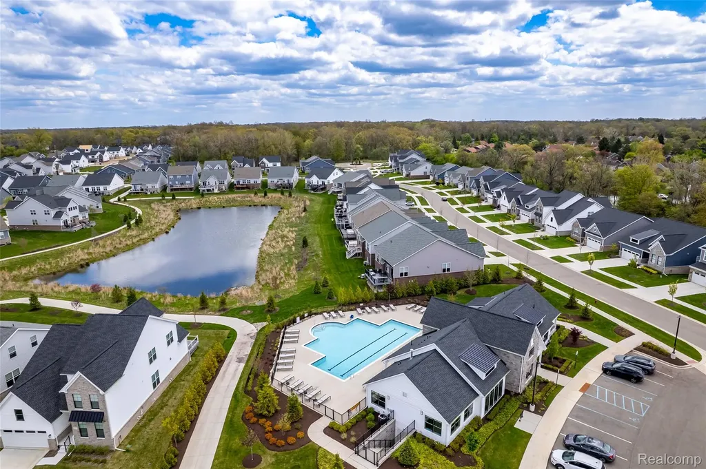 5545 Helmsdale Boulevard West Bloomfield Charter Township MI 48322