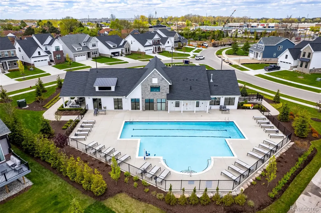 5545 Helmsdale Boulevard West Bloomfield Charter Township MI 48322