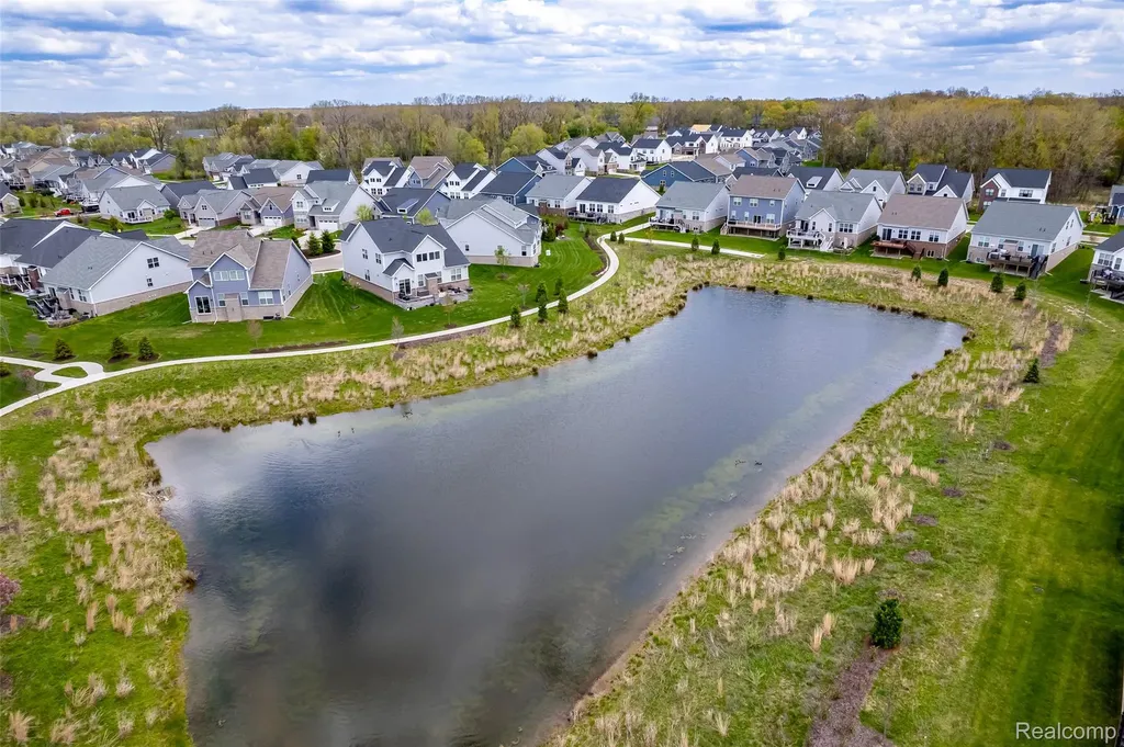 5545 Helmsdale Boulevard West Bloomfield Charter Township MI 48322