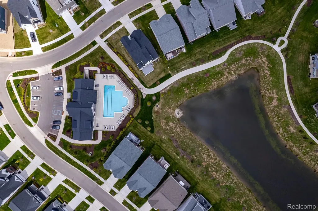 5545 Helmsdale Boulevard West Bloomfield Charter Township MI 48322