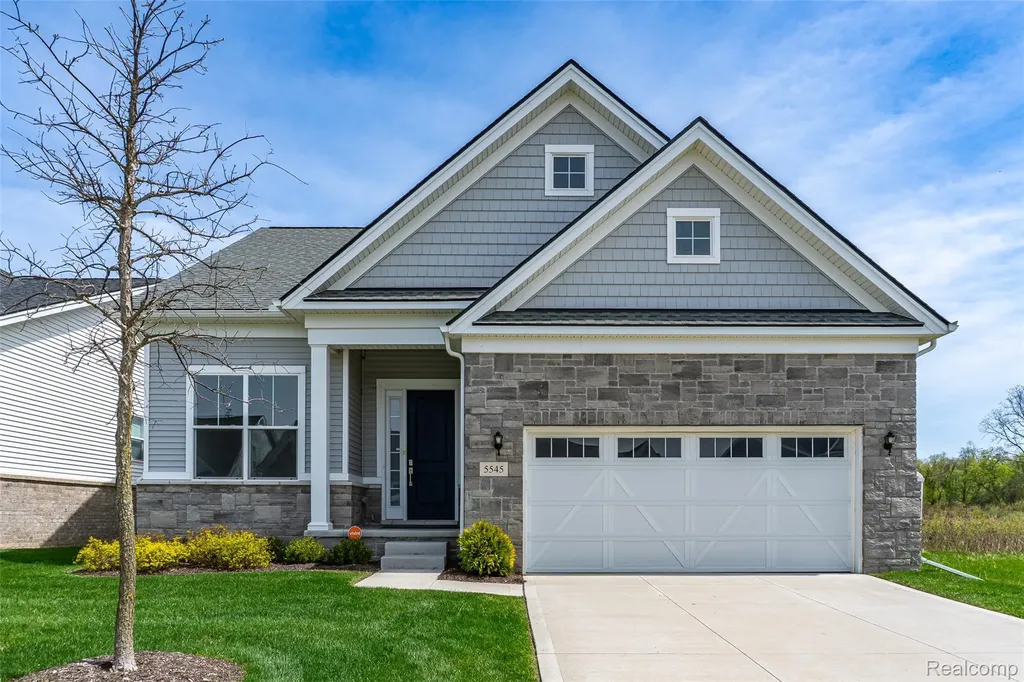 5545 Helmsdale Boulevard West Bloomfield Charter Township MI 48322