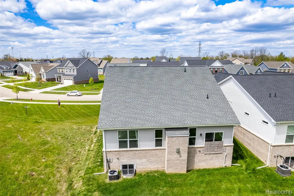 5545 Helmsdale Boulevard West Bloomfield Charter Township MI 48322