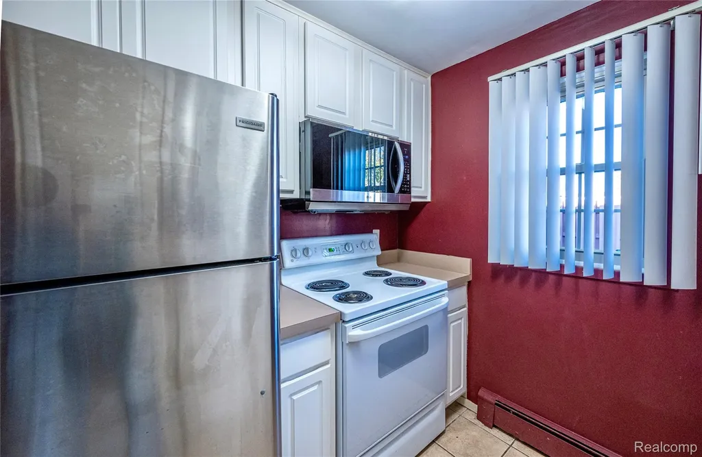 2344 W 14 Mile Road Royal Oak City MI 48073