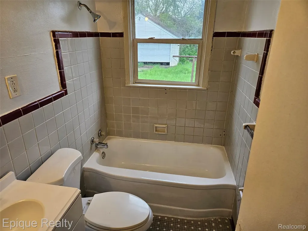 7341 Evergreen Avenue Detroit City MI 48228