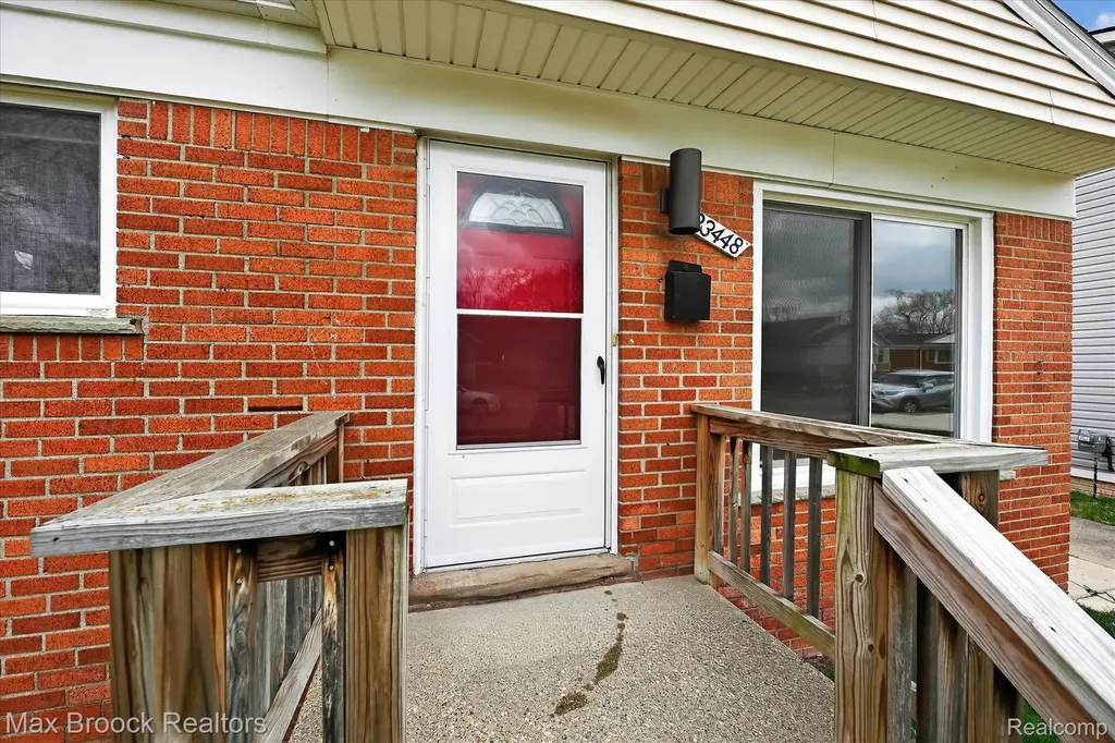 23448 Easterling Avenue Hazel Park City MI 48030