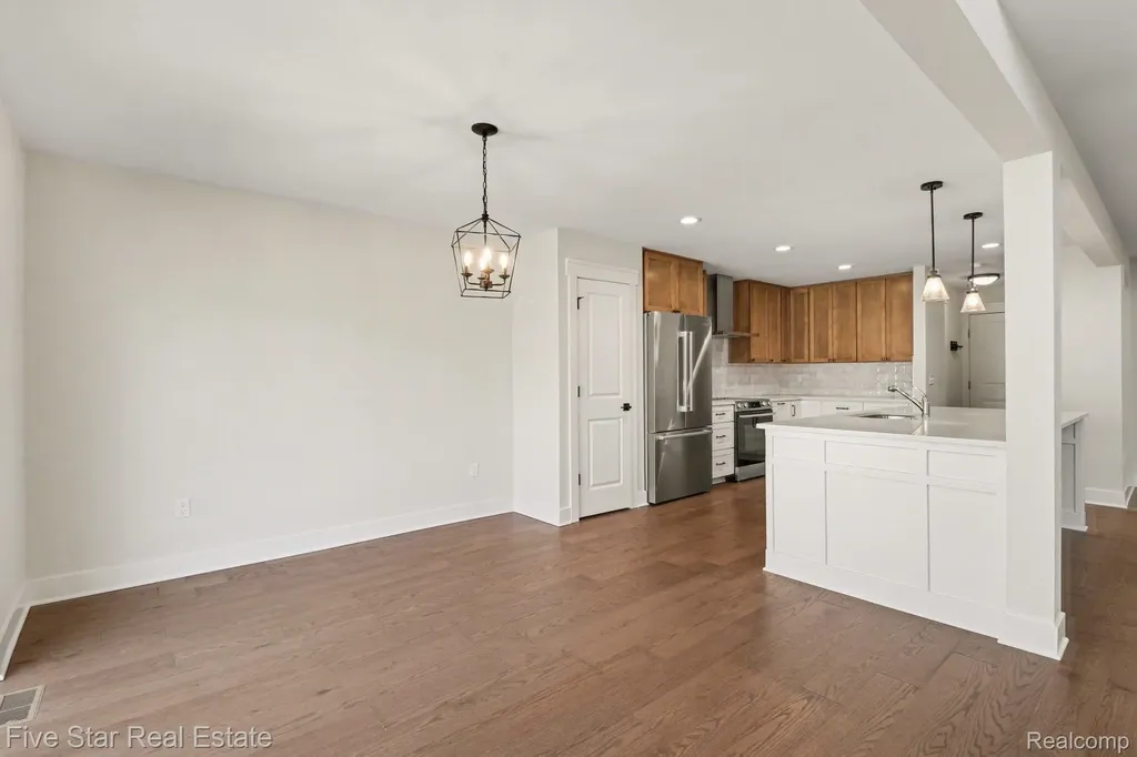 7842 Trailside Court West Bloomfield Charter Township MI 48323