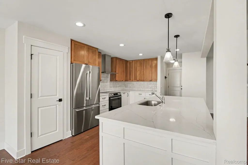 7842 Trailside Court West Bloomfield Charter Township MI 48323