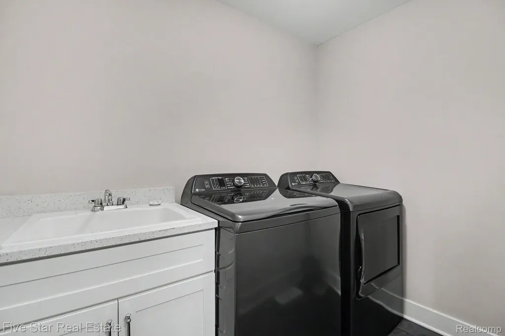 7842 Trailside Court West Bloomfield Charter Township MI 48323