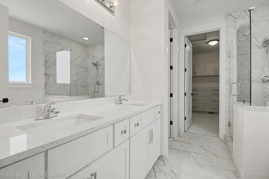 7842 Trailside Court West Bloomfield Charter Township MI 48323