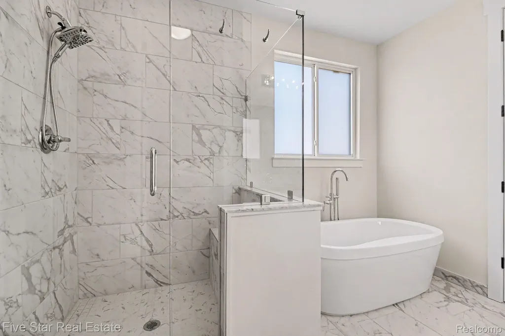 7842 Trailside Court West Bloomfield Charter Township MI 48323