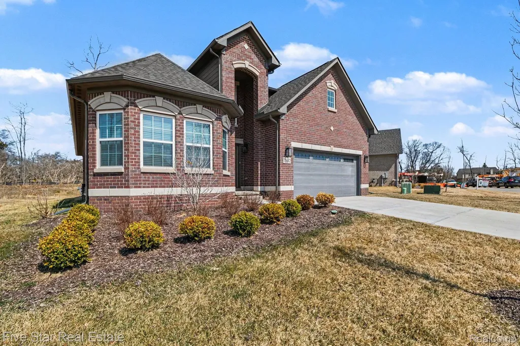 7842 Trailside Court West Bloomfield Charter Township MI 48323