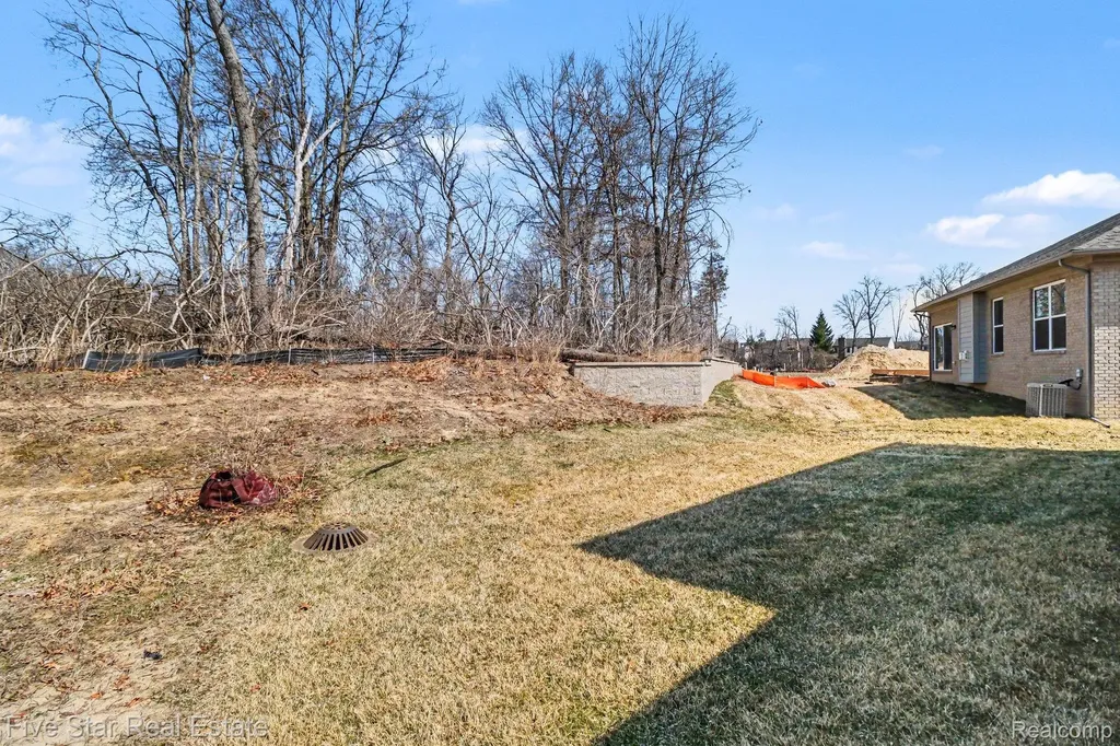 7842 Trailside Court West Bloomfield Charter Township MI 48323