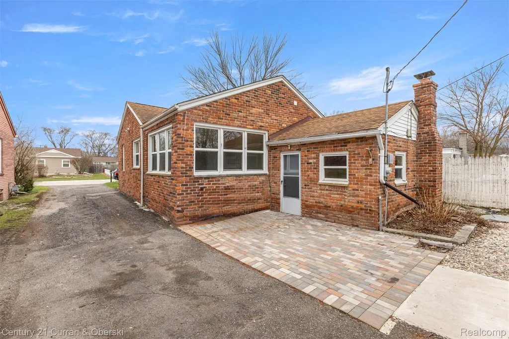 23020 Albion Avenue Farmington Hills City MI 48336