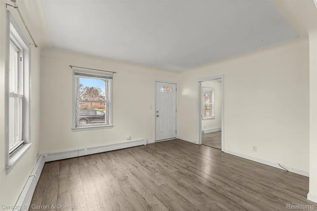 23020 Albion Avenue Farmington Hills City MI 48336