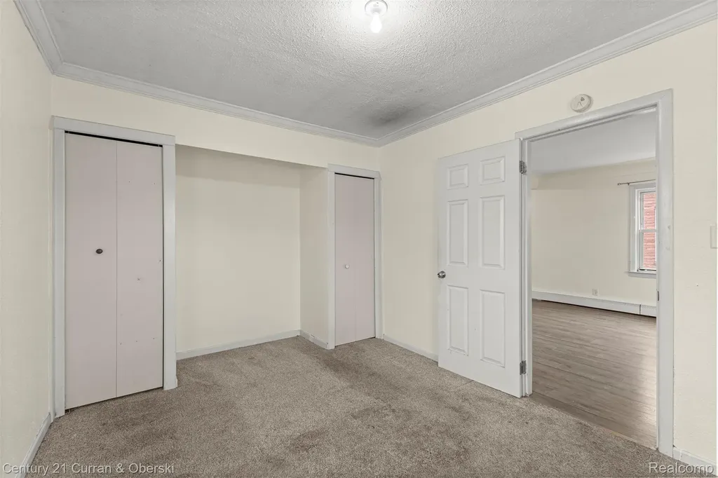 23020 Albion Avenue Farmington Hills City MI 48336