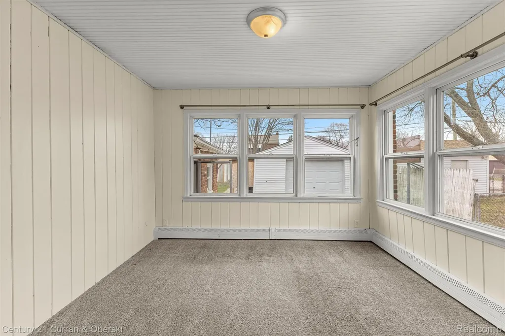23020 Albion Avenue Farmington Hills City MI 48336