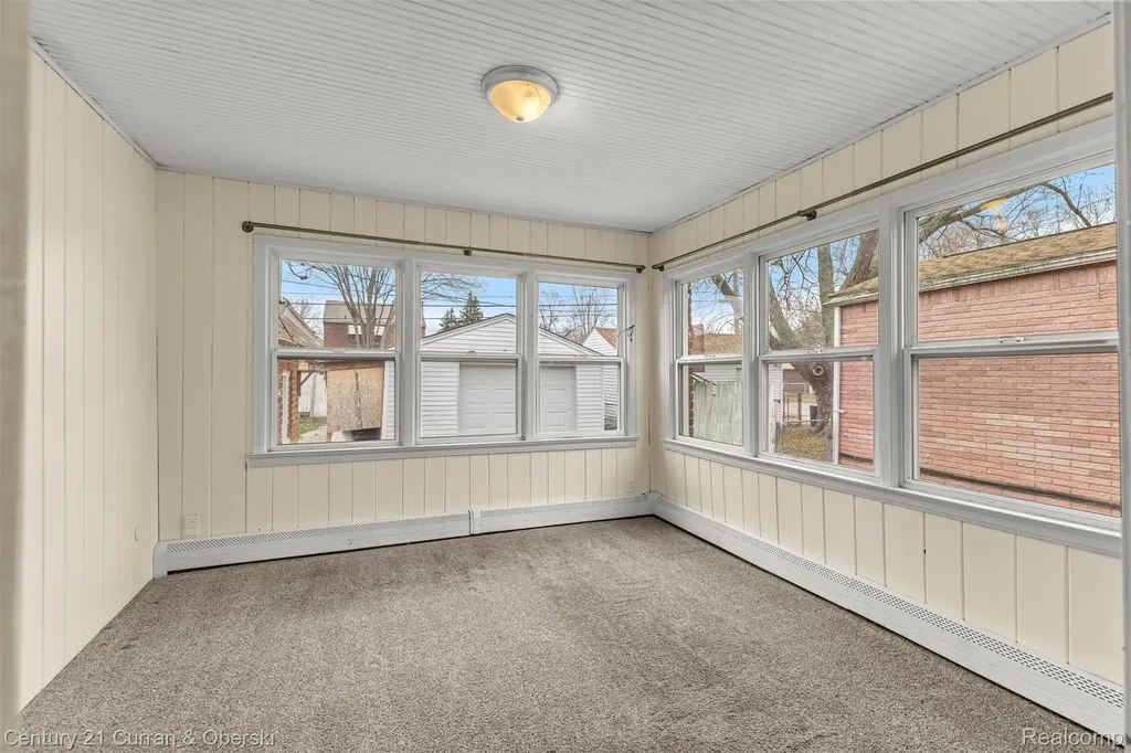23020 Albion Avenue Farmington Hills City MI 48336