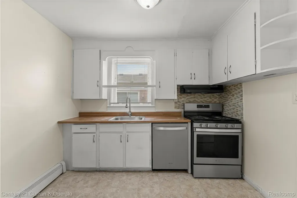 23020 Albion Avenue Farmington Hills City MI 48336