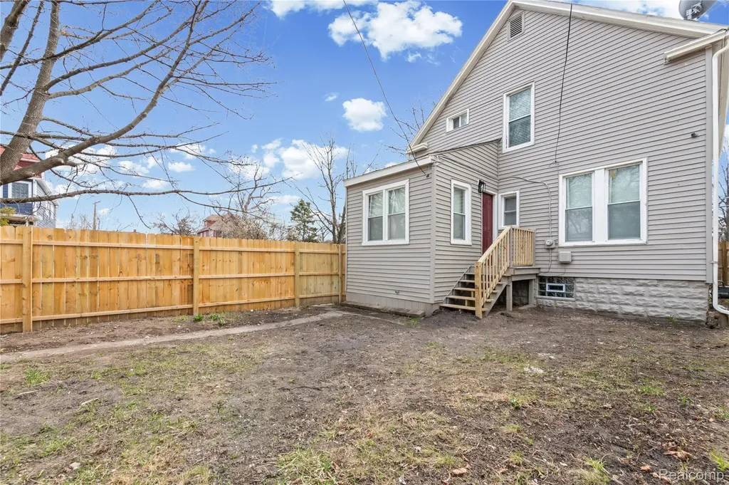 8103 E Canfield Street Detroit City MI 48214