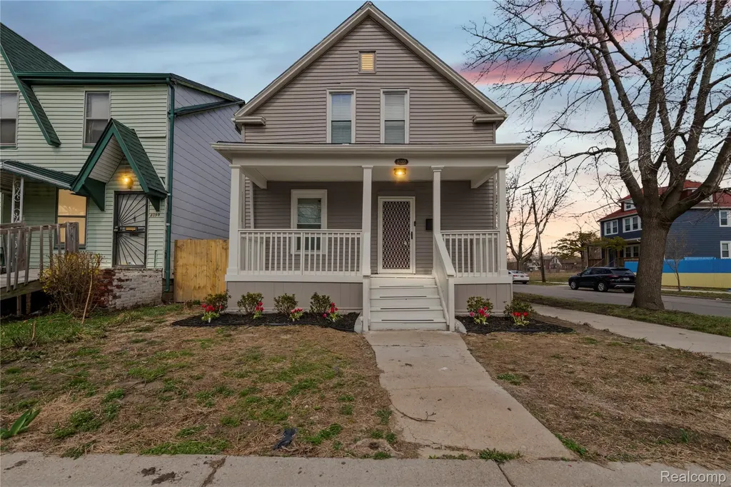 8103 E Canfield Street Detroit City MI 48214