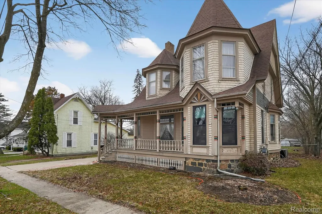 221 N Cherry Street Flushing City MI 48433