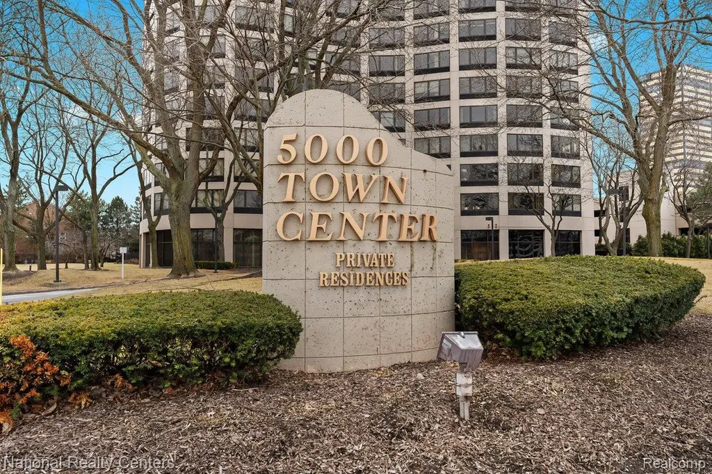 5000 Town Center Southfield City MI 48075