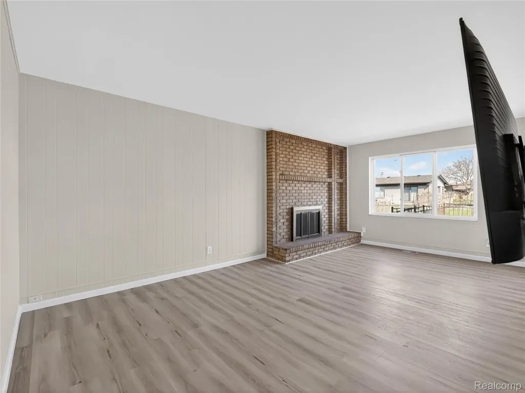 4667 Bloomfield Drive Sterling Heights City MI 48310
