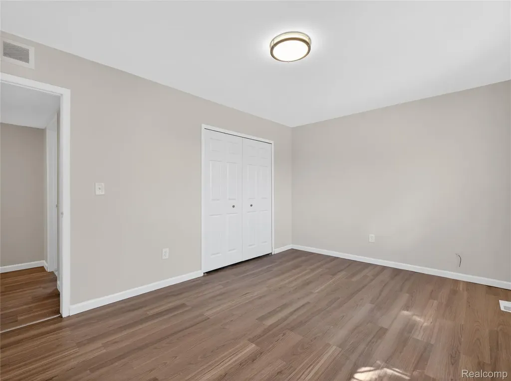 4667 Bloomfield Drive Sterling Heights City MI 48310