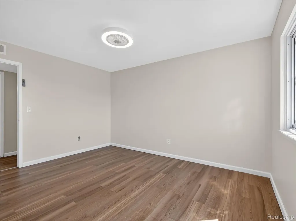 4667 Bloomfield Drive Sterling Heights City MI 48310