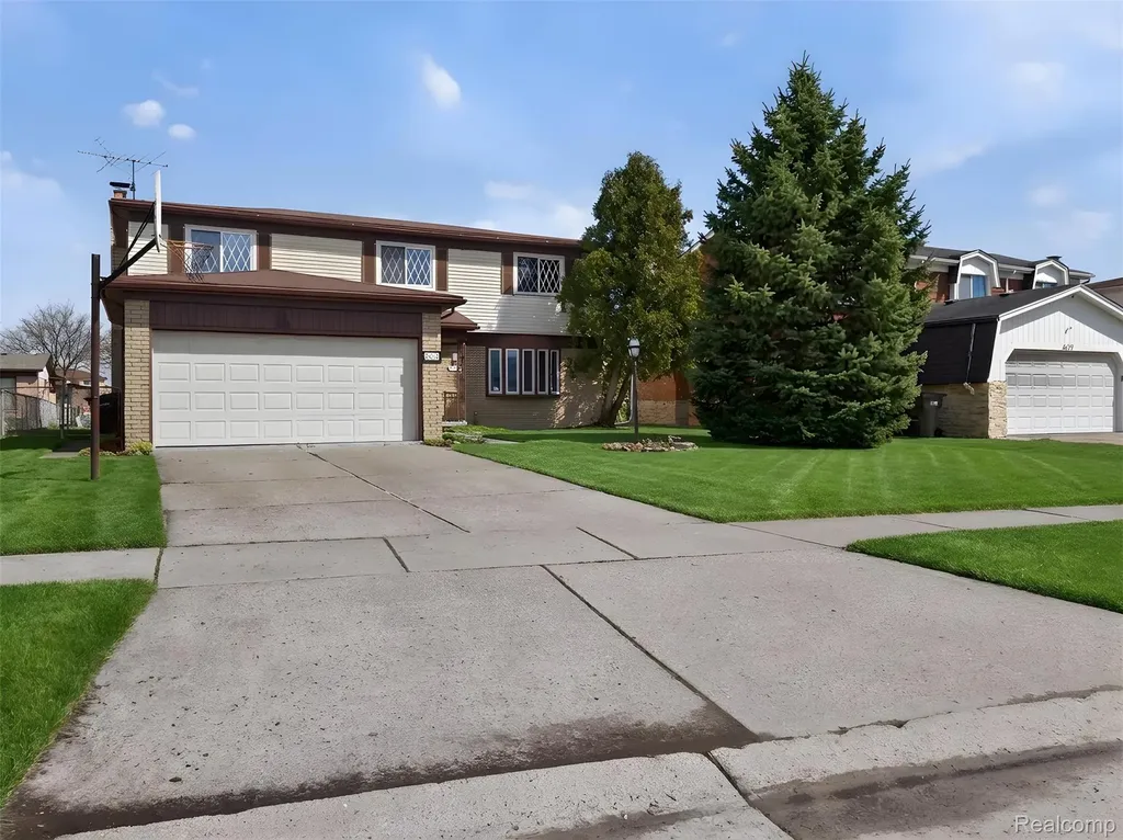 4667 Bloomfield Drive Sterling Heights City MI 48310