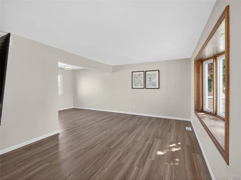 4667 Bloomfield Drive Sterling Heights City MI 48310