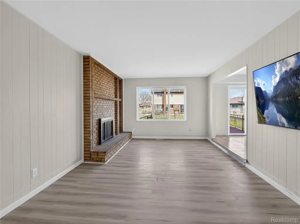 4667 Bloomfield Drive Sterling Heights City MI 48310