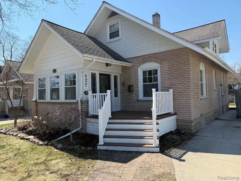 427 Wesley Avenue Rochester City MI 48307
