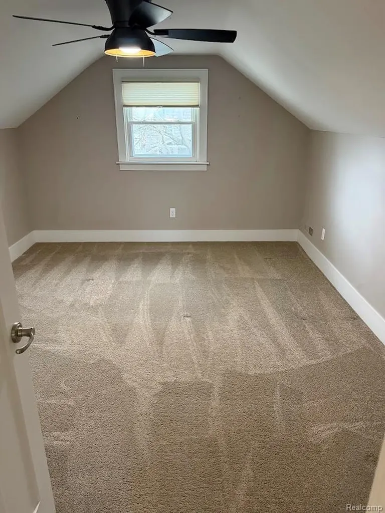 427 Wesley Avenue Rochester City MI 48307