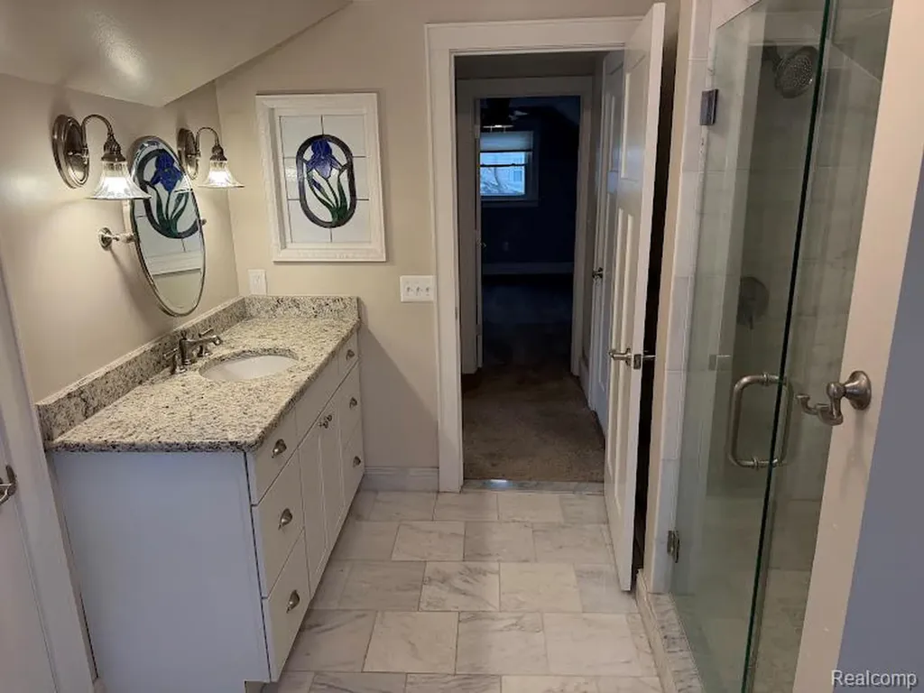 427 Wesley Avenue Rochester City MI 48307