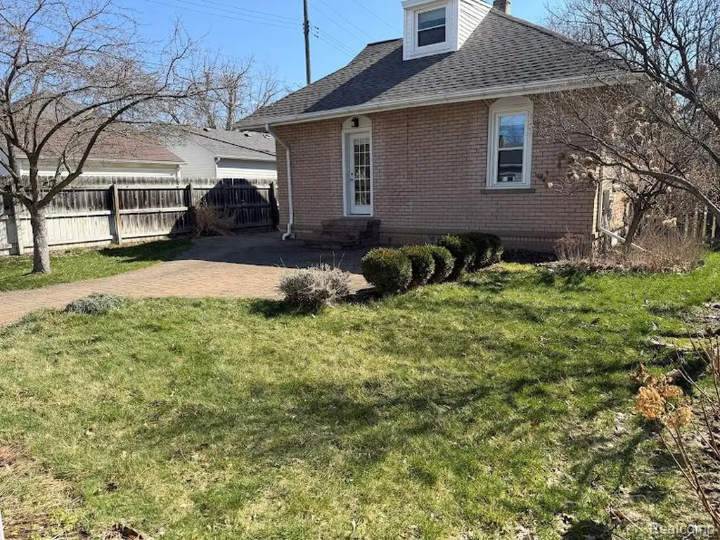 427 Wesley Avenue Rochester City MI 48307