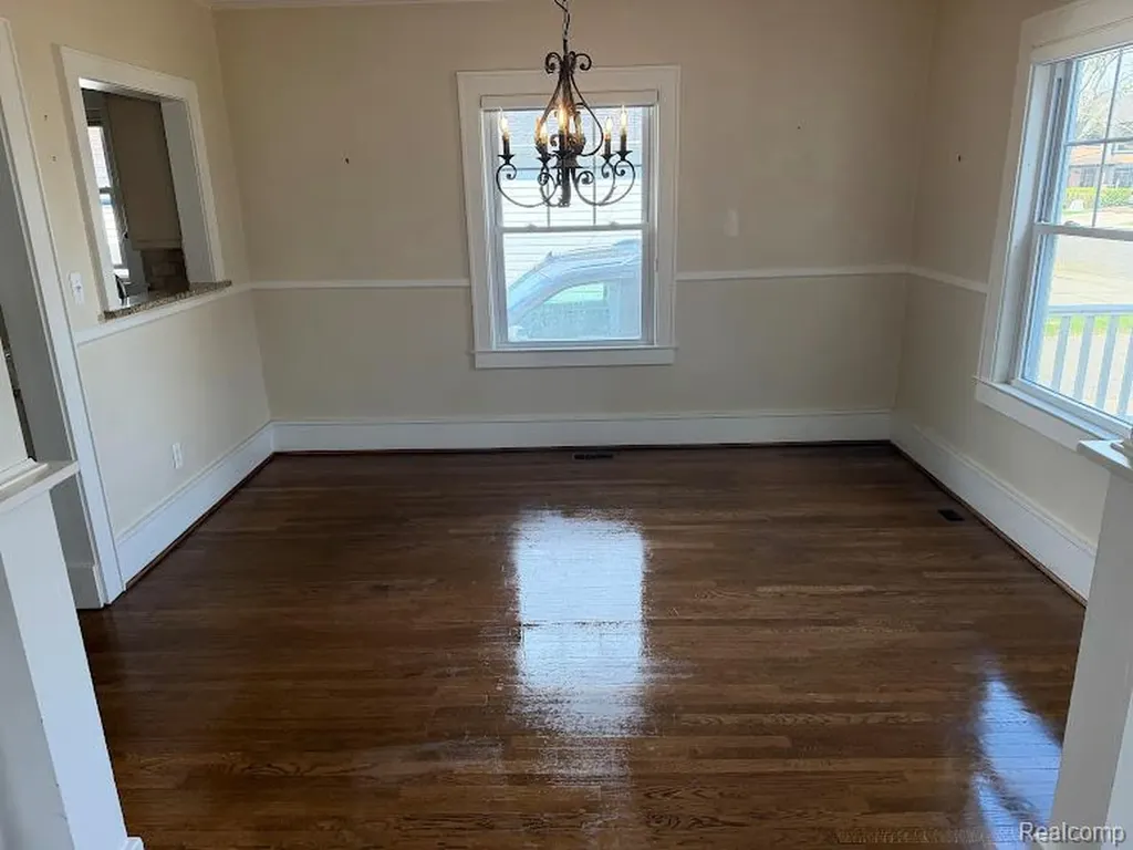 427 Wesley Avenue Rochester City MI 48307
