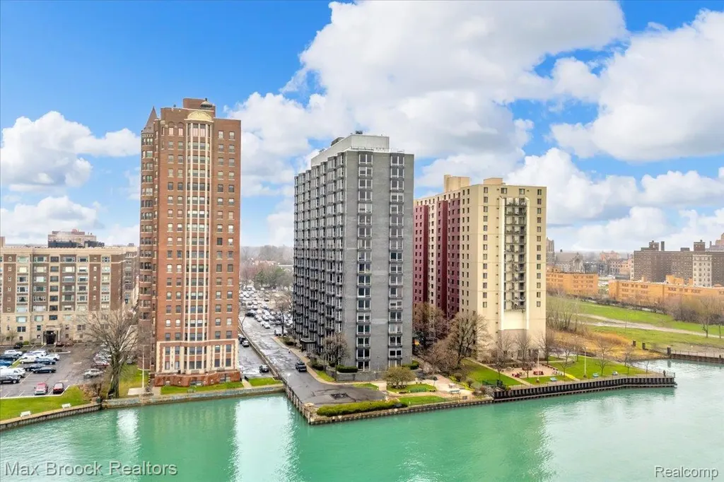 8200 E Jefferson Avenue Detroit City MI 48214