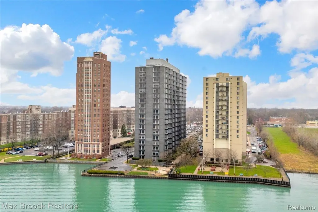 8200 E Jefferson Avenue Detroit City MI 48214