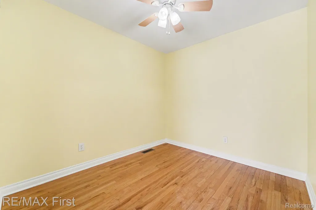 925 Laprairie Street Ferndale City MI 48220