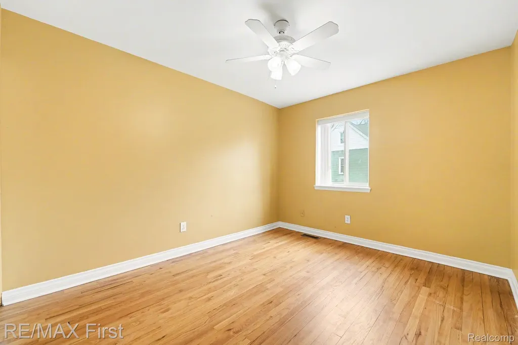 925 Laprairie Street Ferndale City MI 48220
