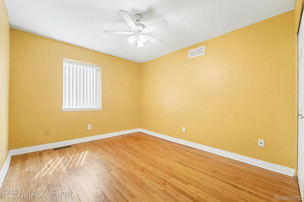 925 Laprairie Street Ferndale City MI 48220