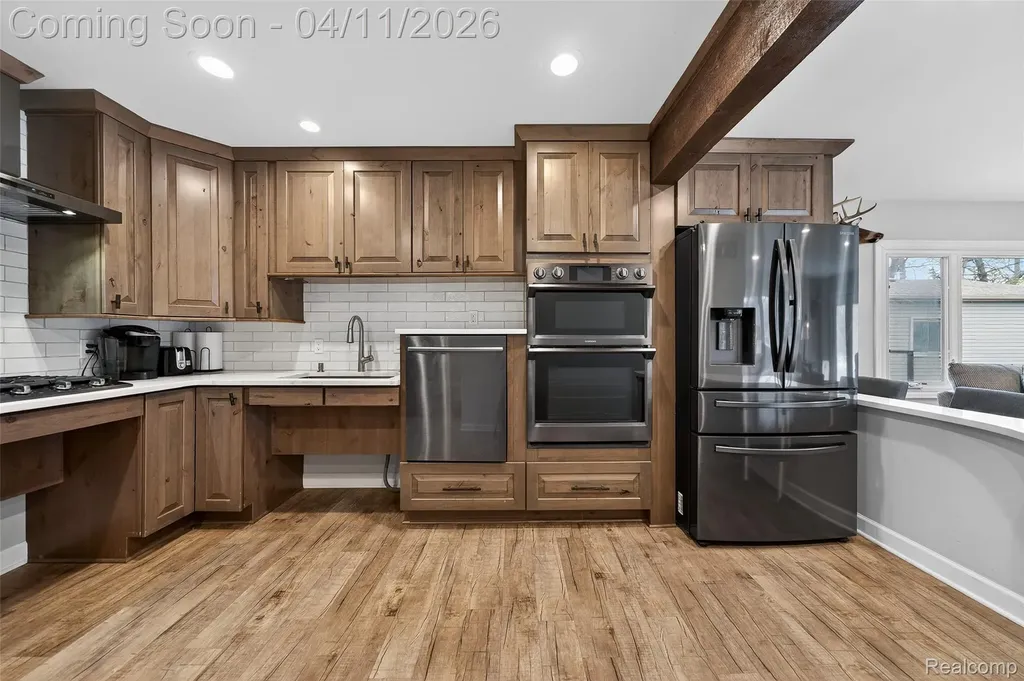 91 Wendelton Road Troy City MI 48084