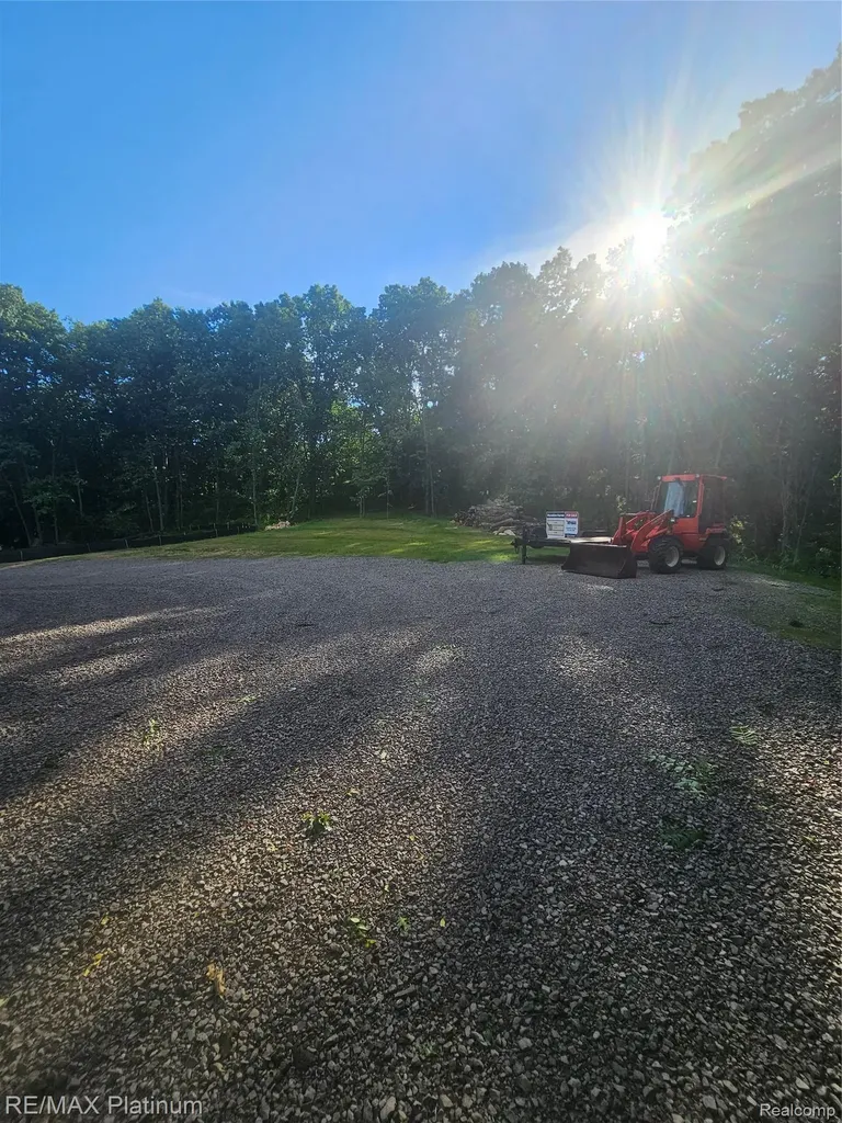 4253 Link Drive Brighton Township MI 48114