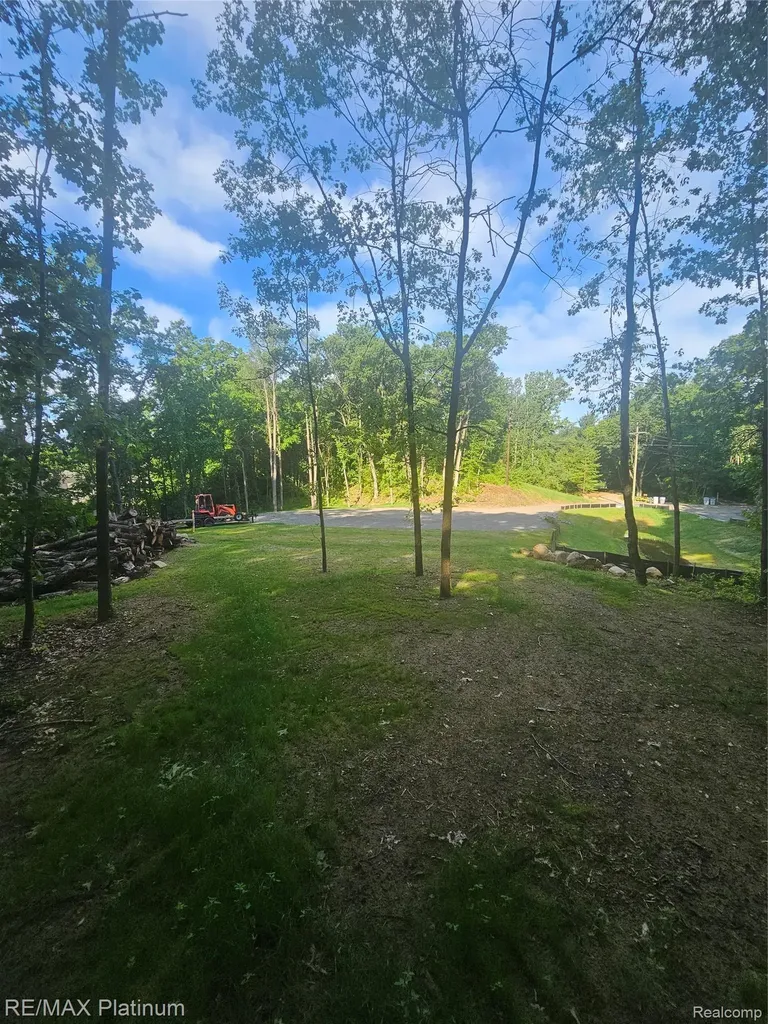 4253 Link Drive Brighton Township MI 48114