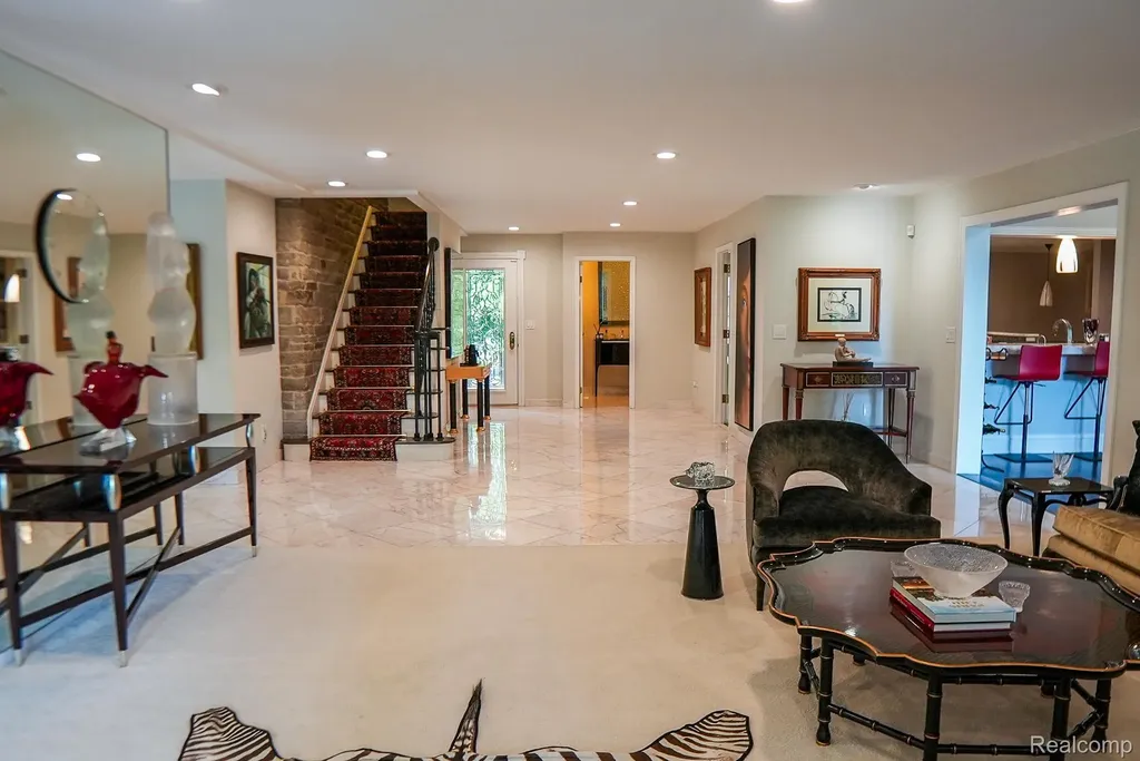320 Cranbrook Court Bloomfield Hills City MI 48304
