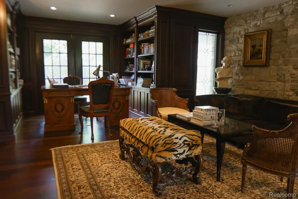 320 Cranbrook Court Bloomfield Hills City MI 48304