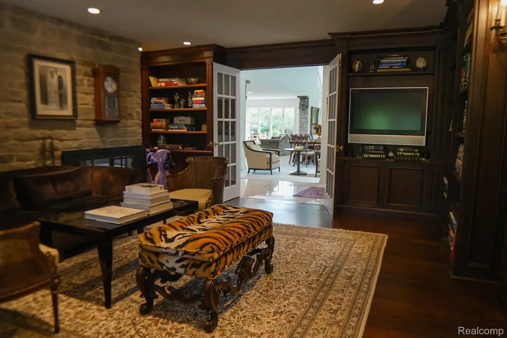 320 Cranbrook Court Bloomfield Hills City MI 48304