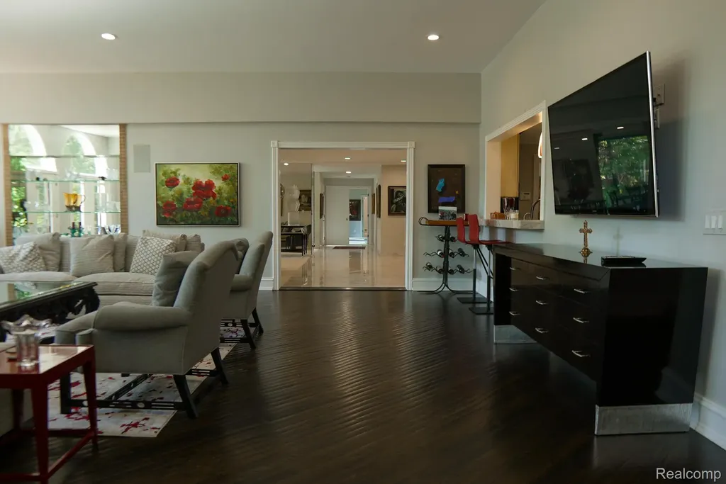 320 Cranbrook Court Bloomfield Hills City MI 48304